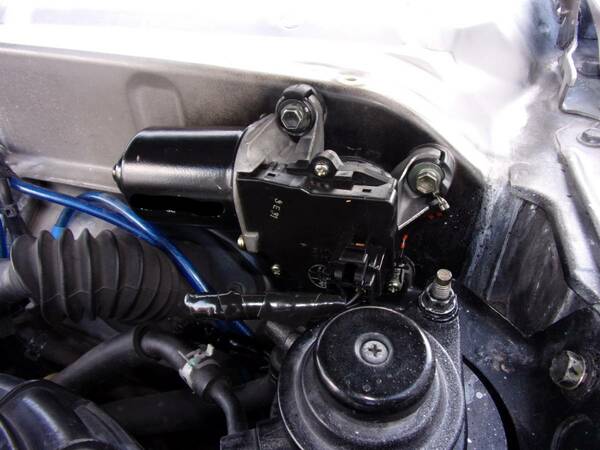 185ハイラックスサーフ　ワイパーモーター用　他車種流用化キット。モーター・変換ハーネスセット。