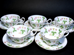 # Wedgwood cup & saucer 5 customer set wild strawberry ( including in a package object commodity )