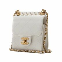 CHANELシャネルミニマトラッセ パール チェーンショルダー ラムスキン 白（ゴールド金具）ショルダーバッグ ミニショルダー_画像2