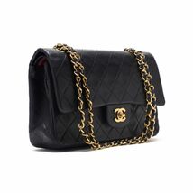 CHANELシャネルマトラッセ ダブルフラップ チェーンショルダー ラムスキン 黒（ゴールド金具） レディース バッグ ショル_画像3