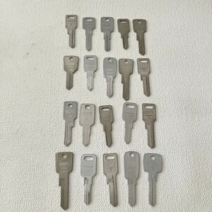c306-2 60 unused goods key key together large amount set . key blank key processing raw materials cut bring-your-own copy key clover H number 680 579 638 other 
