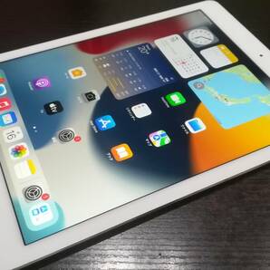 au Apple iPad Air 2 Wi-Fi+Cellular 16GB A1567(MGH72J/A)判定〇/シルバー/難あり/ジャンク扱いの画像1