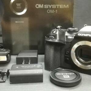 【動作品♪】OLYMPUS オリンパス OM SYSTEM OM-1 ボディ 2037万画素 ミラーレス 一眼 カメラ/ブラックの画像1