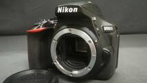 【動作品♪】Nikon/ニコン D5600 ボディ 2416万画素 デジタル 一眼レフ カメラ_画像2