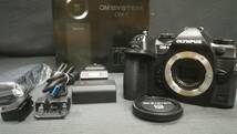 【美品♪】OLYMPUS オリンパス OM SYSTEM OM-1 ボディ 2037万画素　 ミラーレス 一眼 カメラ/ブラック/動作品_画像1