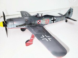 タミヤ1/48ドイツ空軍フォッケウルフFw190D-9JV44赤の13塗装済完成品