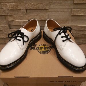 ドクターマーチン Dr.Martens 3ホール　エナメル 白