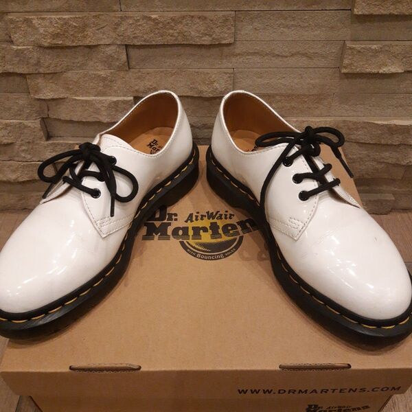 ドクターマーチン Dr.Martens 3ホール エナメル 白