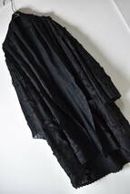 伊太利屋 近年モデル 刺繍ボタニカル柄ガウンロングカーディガン サイズ11 黒色 羽織り 薄手_画像1