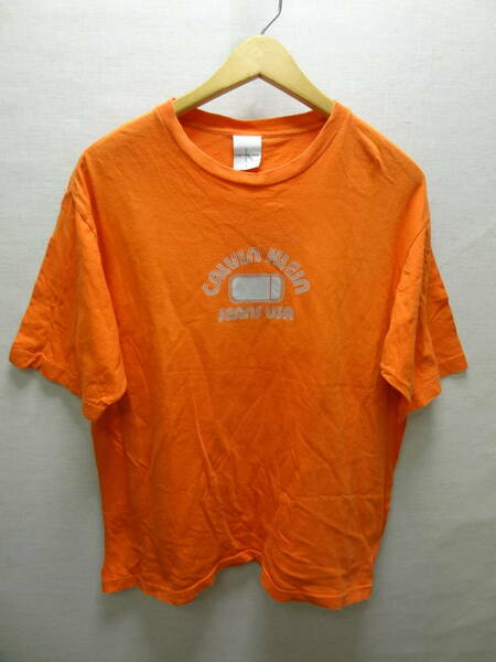 全国送料無料 USA アメリカ古着 カルバンクラインジーンズ CALVIN KLEIN JEANS メンズ MADE IN USA レアロゴ入りオレンジ色Tシャツ L 