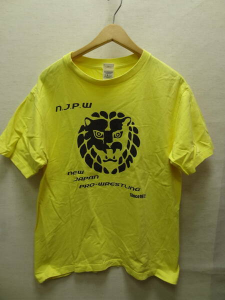 全国送料無料 新日本プロレス メンズ 黄色 半袖 PCボンバーTシャツ Lサイズ