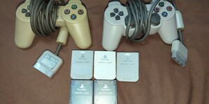 中古 動作確認済み PS メモリーカードの5枚 コントローラー2個 SCPH-1080 SCPH-1200 傷、汚れあり。 周辺機器 PlayStation プレステ