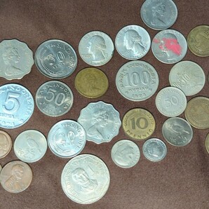 中古 色々 硬貨 古銭 外国コイン アンティーク レトロ 昭和 35枚 香港 LIBERTY BANK INDONESIA Singapore の画像1