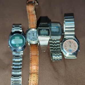 中古 ジャンク ソーラー時計、電池時計 腕時計 カシオ CASIO ALBA LILANA sports watch captron QUARTZ LCD 5本の画像1