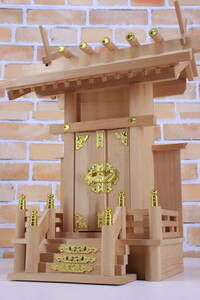  household Shinto shrine plain wood structure . Gold color equipment ornament details unknown circle Kiyoshi used present condition goods #(F9138)