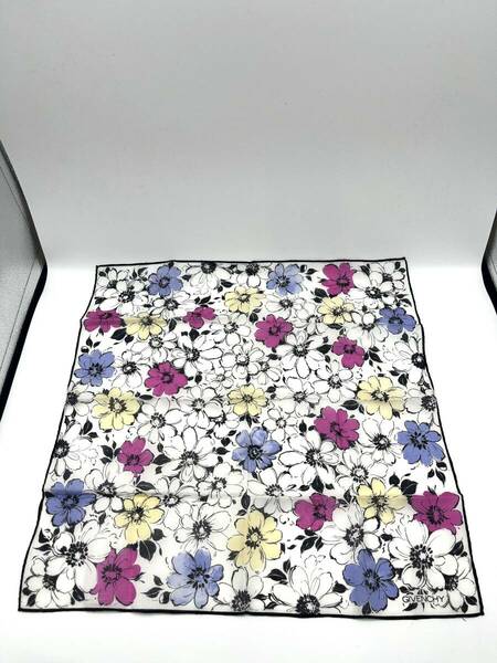 GIVENCHY　ジバンシィ　スカーフ　ハンカチ　コットン　花　フラワー　44×44