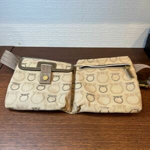 A4/【中古品】フェラガモ ウエストポーチ ショルダーバッグ コンパクト FERRAGAMO 