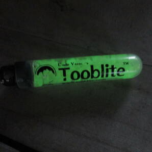 GLOW STICKS Tooblite グロースティック MADE IN U.S.A. アウトドア 防水 耐久性 半永久的 キーホルダー DIY の画像2