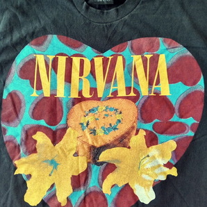 ［ L ］「 NIRVANA Heart Shaped Box ニルヴァーナ kurt cobain カートコバーン バンド ビンテージスタイル プリントTシャツ(*BIO) 」新品の画像3