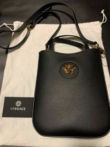 VERSACE ヴェルサーチェ　メデューサス　縦型スクエアショルダーバッグ　黒