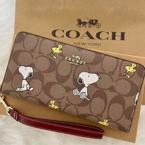 COACH 長財布　スヌーピーコラボ　人気おすすめ財布