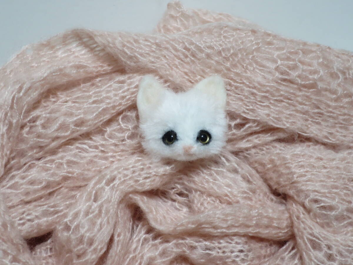 羊毛フェルト 猫 白猫 毛糸 ぽんぽん ブローチ ハンドメイド, おもちゃ, ゲーム, ぬいぐるみ, 羊毛フェルト