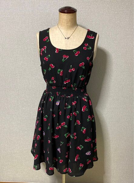 美品 オリーブデオリーブ OLIVE des OLIVE ワンピース ワンピ ノースリーブ