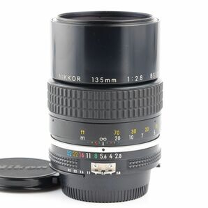 06631cmrk Nikon Ai NIKKOR 135mm F2.8 単焦点 中望遠レンズ Fマウントの画像1