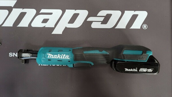 マキタ 充電式ラチェットレンチ WR180D 電動ラチェット makita