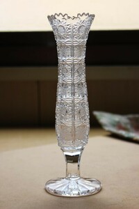 ■ せ-908　花瓶 切子 クリスタル ガラス 一輪挿し 保管品 箱なし　 高さ20.5cm 口径5.5cm 底径7cm 重さ350g