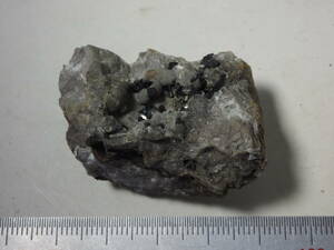国産鉱物　島根県松江市のバビントン石