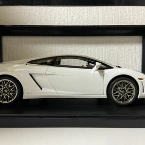 オートアート 1/18 ランボルギーニ ガヤルド LP560-4 ホワイト AUTOart Lamborghini Gallardoの画像4