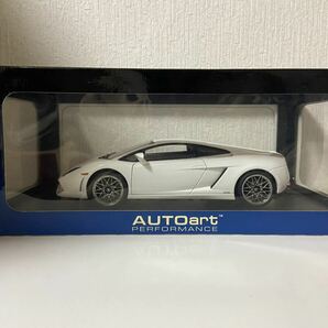 オートアート 1/18 ランボルギーニ ガヤルド LP560-4 ホワイト AUTOart Lamborghini Gallardoの画像1