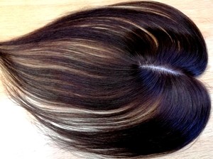 超軽量★ラテックス自然な分け目★贅沢２３ｃｍ長人毛100％総手植えヘアピース★落ち着いたレッドブラウン髪 髪長さに余裕があります！！