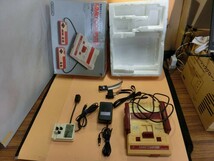 【HW89-65】【80サイズ】▲任天堂 FC ファミリーコンピュータ ゲーム機本体 HVC-001 他セット/ジャンク扱い/※傷汚れ・ヤケ有_画像1