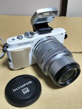 OLYMPUS　オリンパス　デジカメ　digitalcamera E-PL５ ミラーレス　フラッシュ　4FS1　＋　レンズ m.zuiko セット_画像2