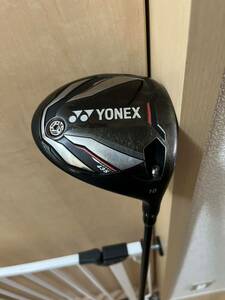 YONEX