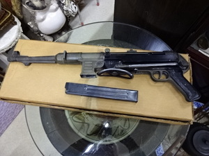 長期保管品　モデルガン　マルシン　MP40　シュマイザー　SMG　本体　マガジン　