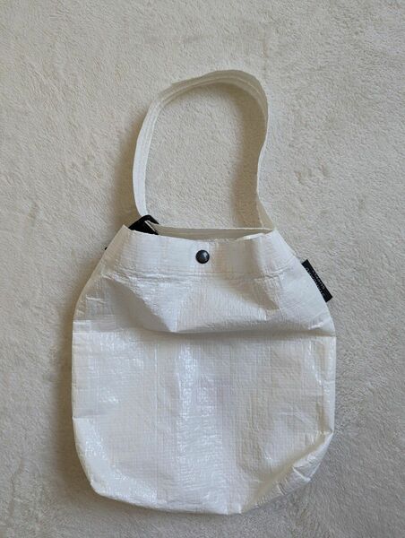 STANDARD SUPPLY スタンダードサプライ　STABLE TRIANGLE POUCH S WHITE　ミニハンドバッグ