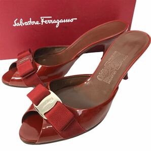 j219 Salvatore Ferragamo サルヴァトーレフェラガモ エナメル ヴァラリボン サンダル ミュール ルージュレッド 5.5 イタリア製 正規品の画像1