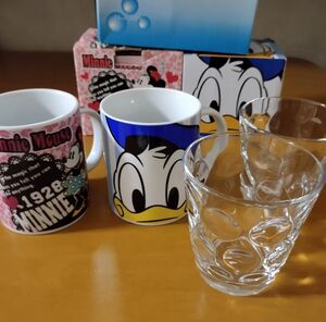 【非売品】ディズニーマグカップ2個　ミスタードーナツペアグラス　未使用