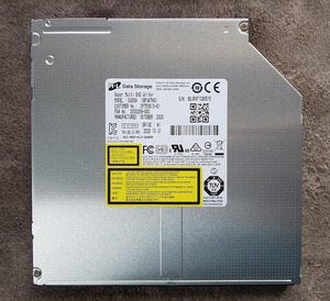 NO30 日立LG 9.5mm厚 SATA接続 内蔵型 ウルトラスリム DVDスーパーマルチドライブ GUD0N