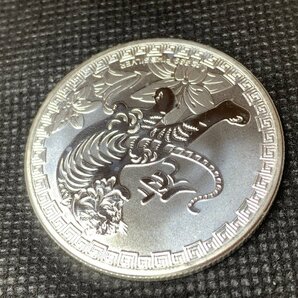 31.1グラム 2022年 (新品) ニウエ「干支 十二支・虎年 寅年」純銀 1オンス 銀貨の画像5