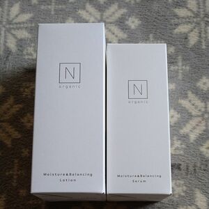 N organic モイスチュア＆バランシング ローション・ セラム　オリジナル巾着バッグ