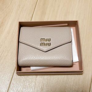 Miumiu 三つ折財布 ピンク ピンクベージュ ベージュ