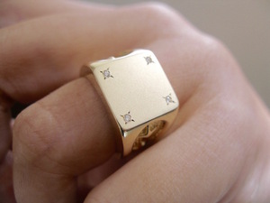 Art hand Auction Nio Chokin Vier-Sterne-Diamant-Galaxie-Siegelring aus Gold, handgefertigt, Herrenaccessoires, Ring, Gold