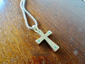 Art hand Auction Nio Chokin Four Star Emerald Flat Gold Cross Handmade 143b, mens accessories, necklace, gold