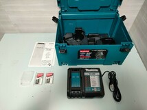 A004/ 【美品】makita マキタ SD180D 充電式ボードカッター ※専用ケース + 充電器 + 替刃 +取説付【使用頻度少ない】_画像2