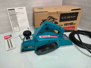 A009/ 【かなり美品】【試し削り程度】 makita マキタ 110mmカンナ 1911B 取説 + 替刃 + 備品 