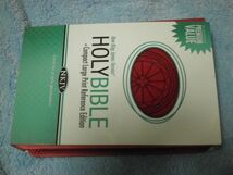 Holy Bible: New King James Version, Raspberry Leathersoft Reference NO6_画像3